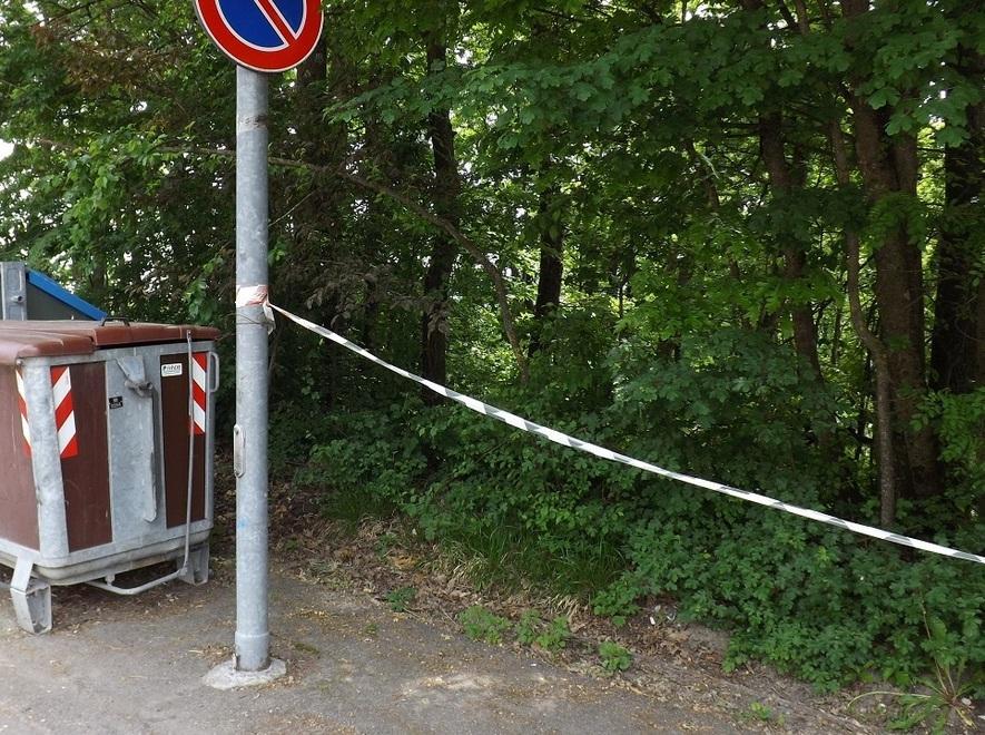 Sequestrati 40 cassonetti “abusivi” per abiti usati 