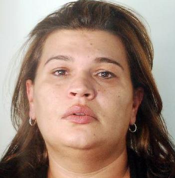 Rubava anelli col trucco della pomata: condannata 