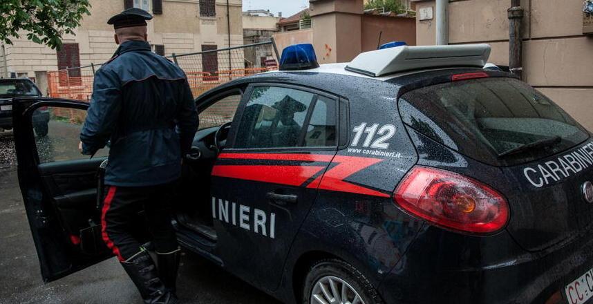 Arrestato al bar mentre gioca a carte 