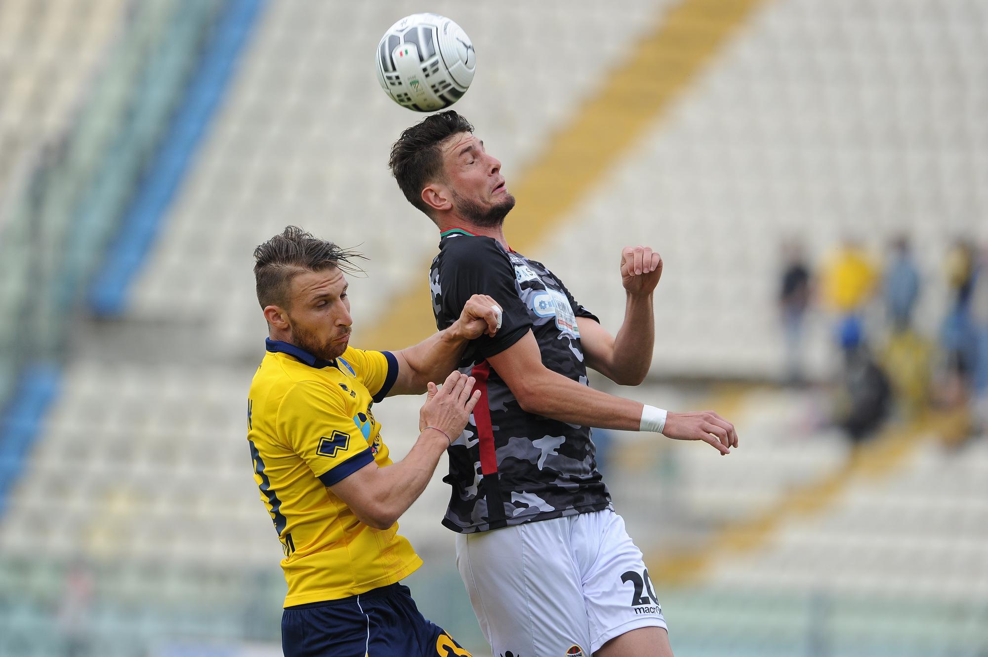 Modena in zona play-out , Caliendo contestato