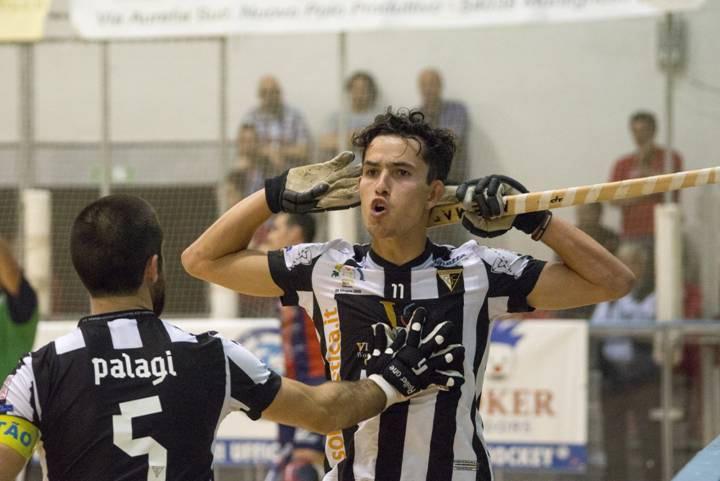 La grintosa esultanza di Romeo D'Anna dopo uno dei due gol (foto Gabriele Baldi)
