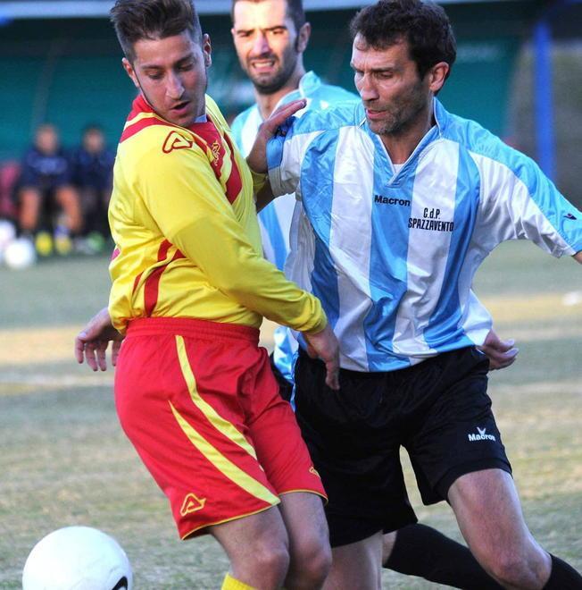 Terza categoria Figc scontro decisivo Vecchiano-Santacroce