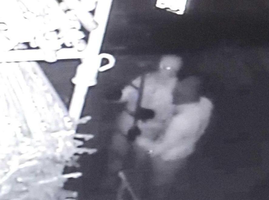 Ladri svuotano magazzino via cellulari per 60.000 euro 