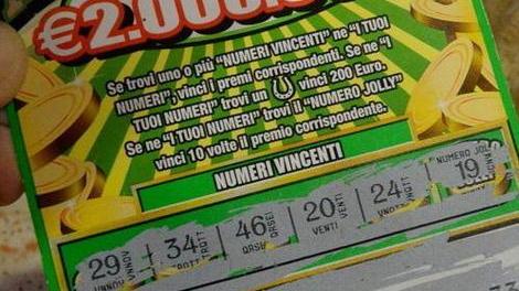 Lotteria abusiva sospesa in un bar
