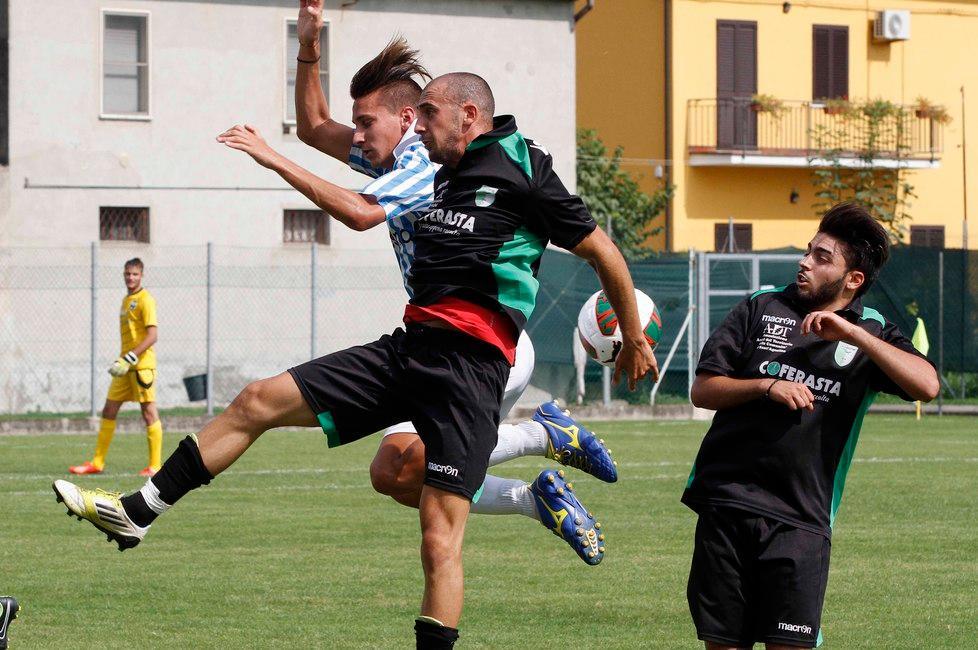 S. Agostino, assalto al treno Eccellenza 