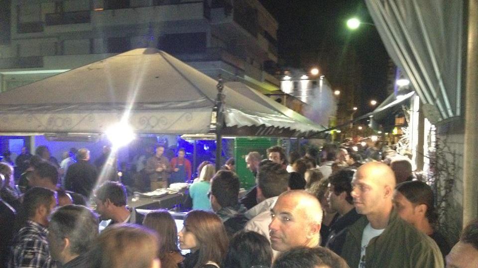 Una festa di sera a Follonica