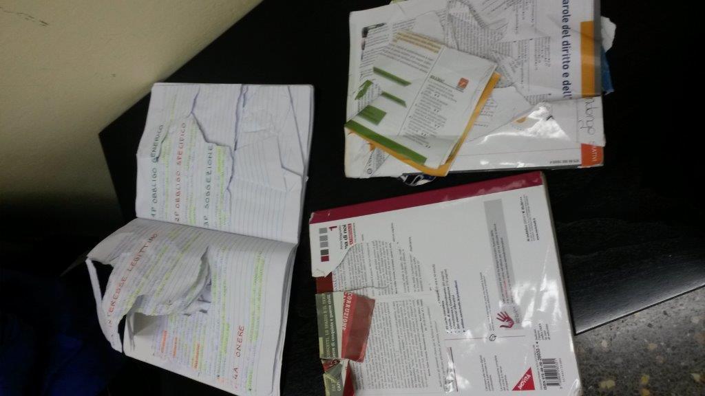 I libri strappati alla studentessa senegalese