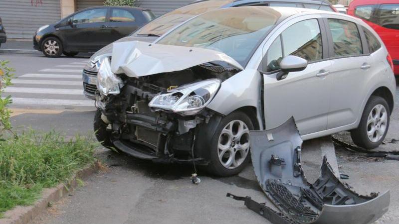 L'auto è distrutta (Marzi/Pentafoto)