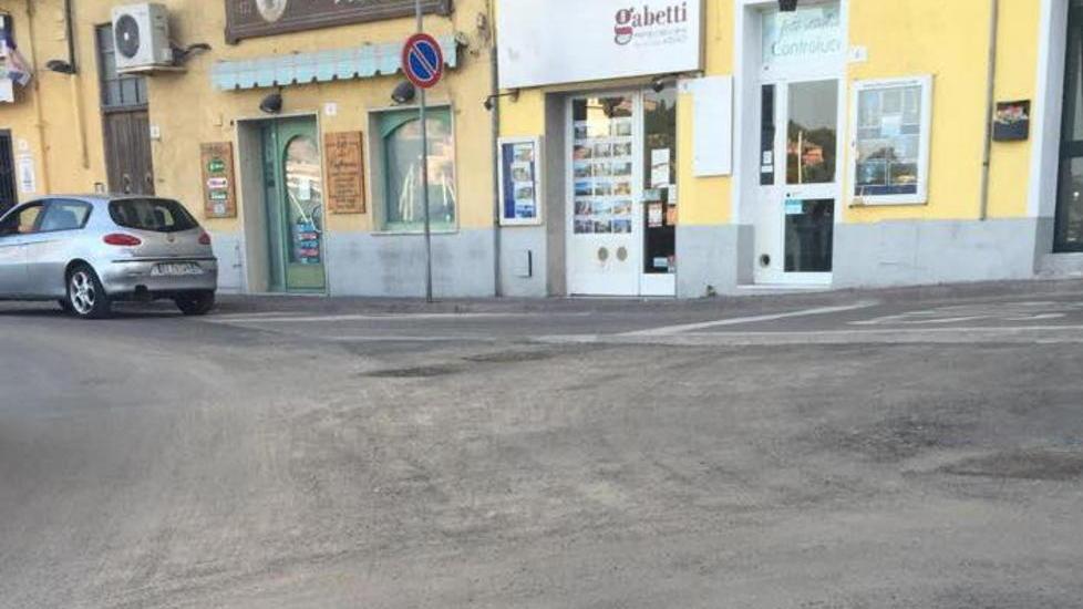 Un tratto di via Barellai a Porto Santo Stefano teatro delle cadute