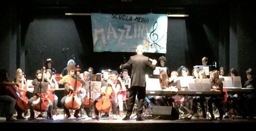 Gli alunni della scuola Mazzini in concerto