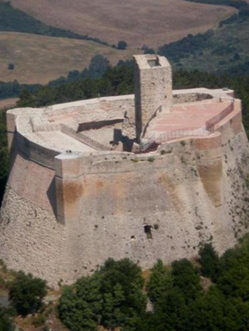 È possibile sposarsi alla Rocca Sillana 