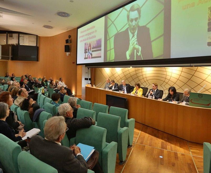 Caso pedofili, si riaprono vecchie ferite 