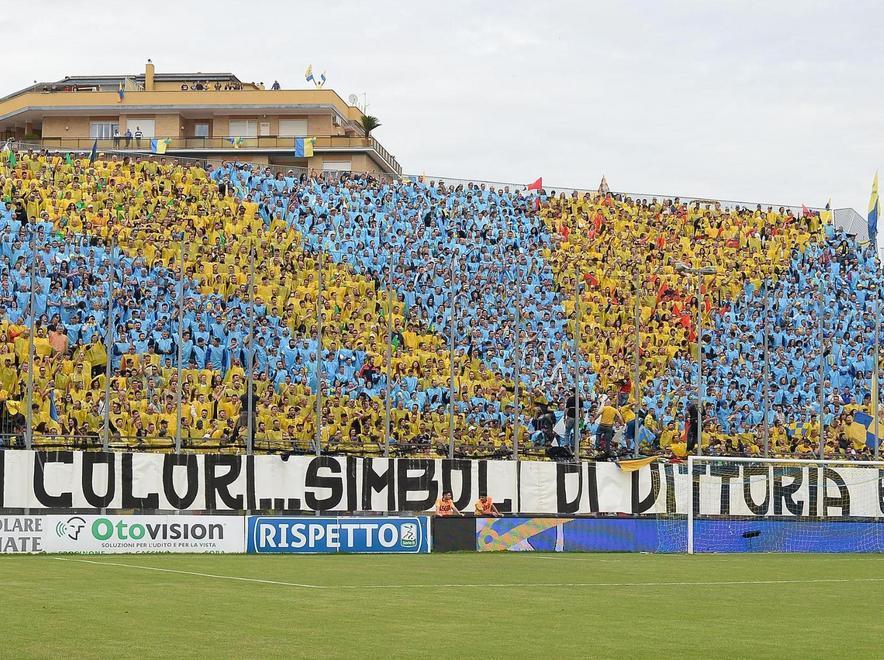 Tripudio Frosinone: la vittoria vale la A 