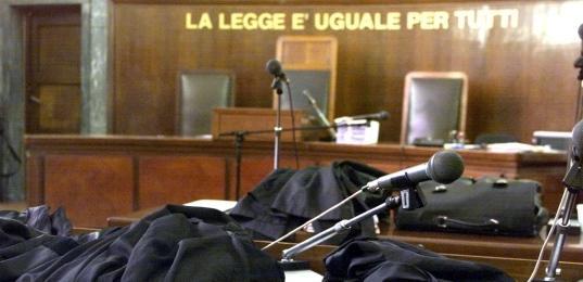 Condannati per la truffa dello specchietto 