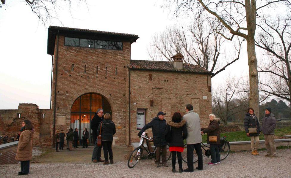 “Ceramiche d’artista” alla Porta degli Angeli