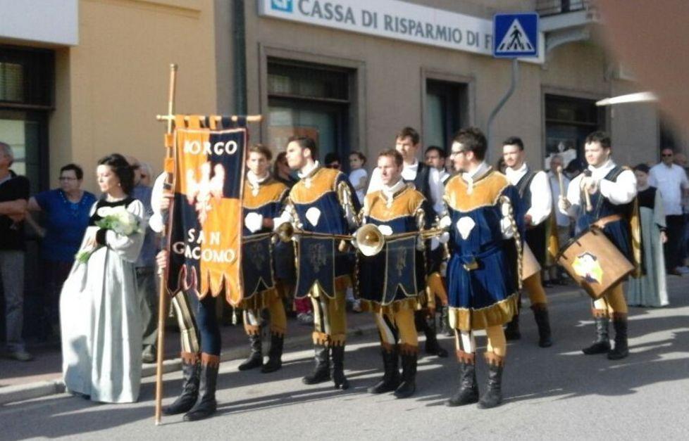 I colori dei fiori incantano Migliarino 