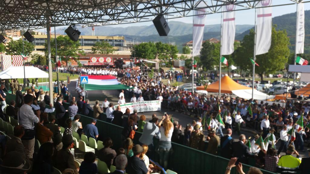 Alpini, da Reggio Emilia un tricolore di 22 metri