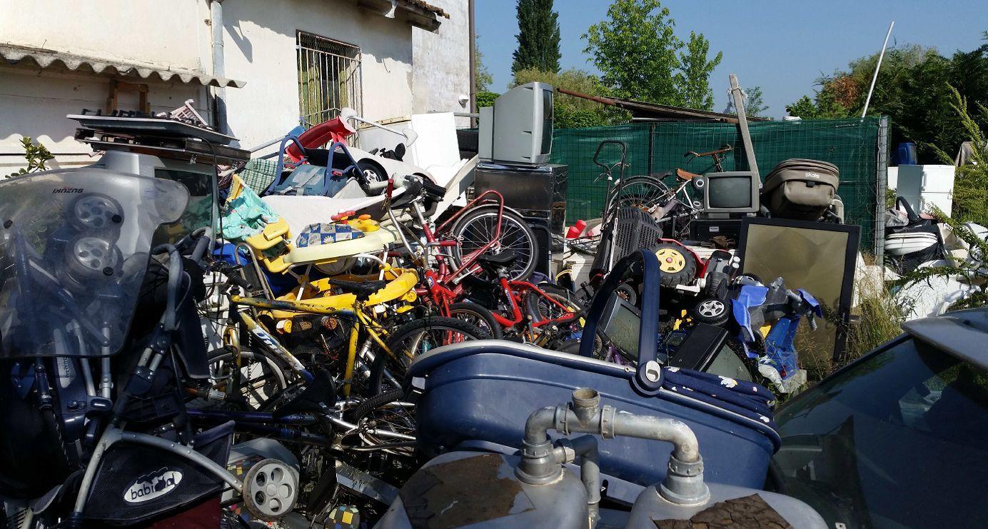 La discarica posta sotto sequestro dai carabinieri