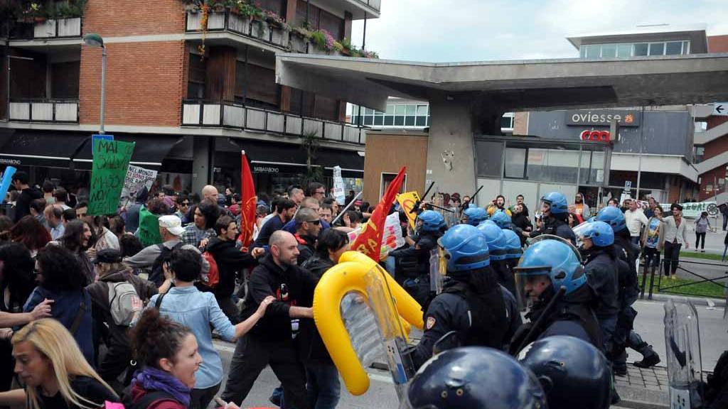 «E noi torniamo in piazza» Antifascisti all’attacco