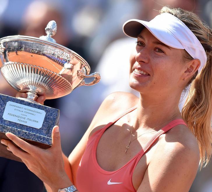 Suarez Navarro si illude, Sharapova trionfa