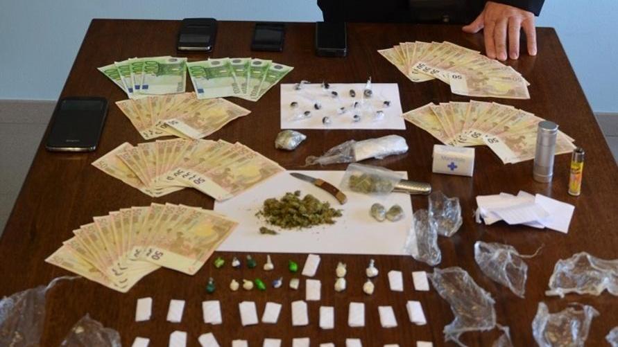 Va al rave party pieno di droga, arrestato