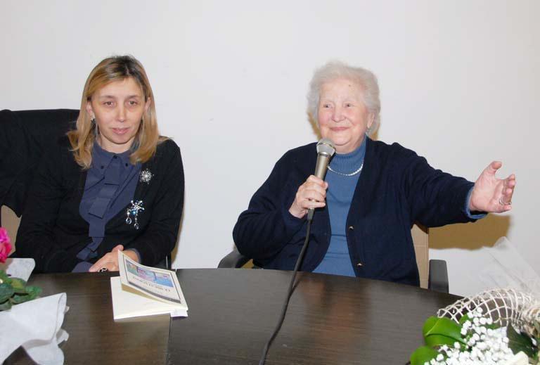 Bruna Coscini col sindaco di Campiglia, Rossana Soffritti 