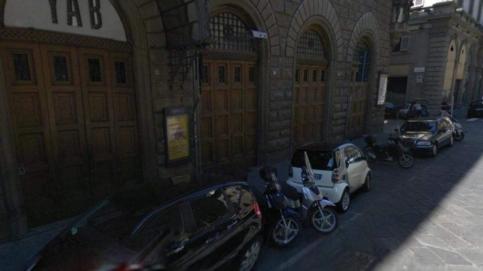L'ingresso della discoteca fiorentina Yab