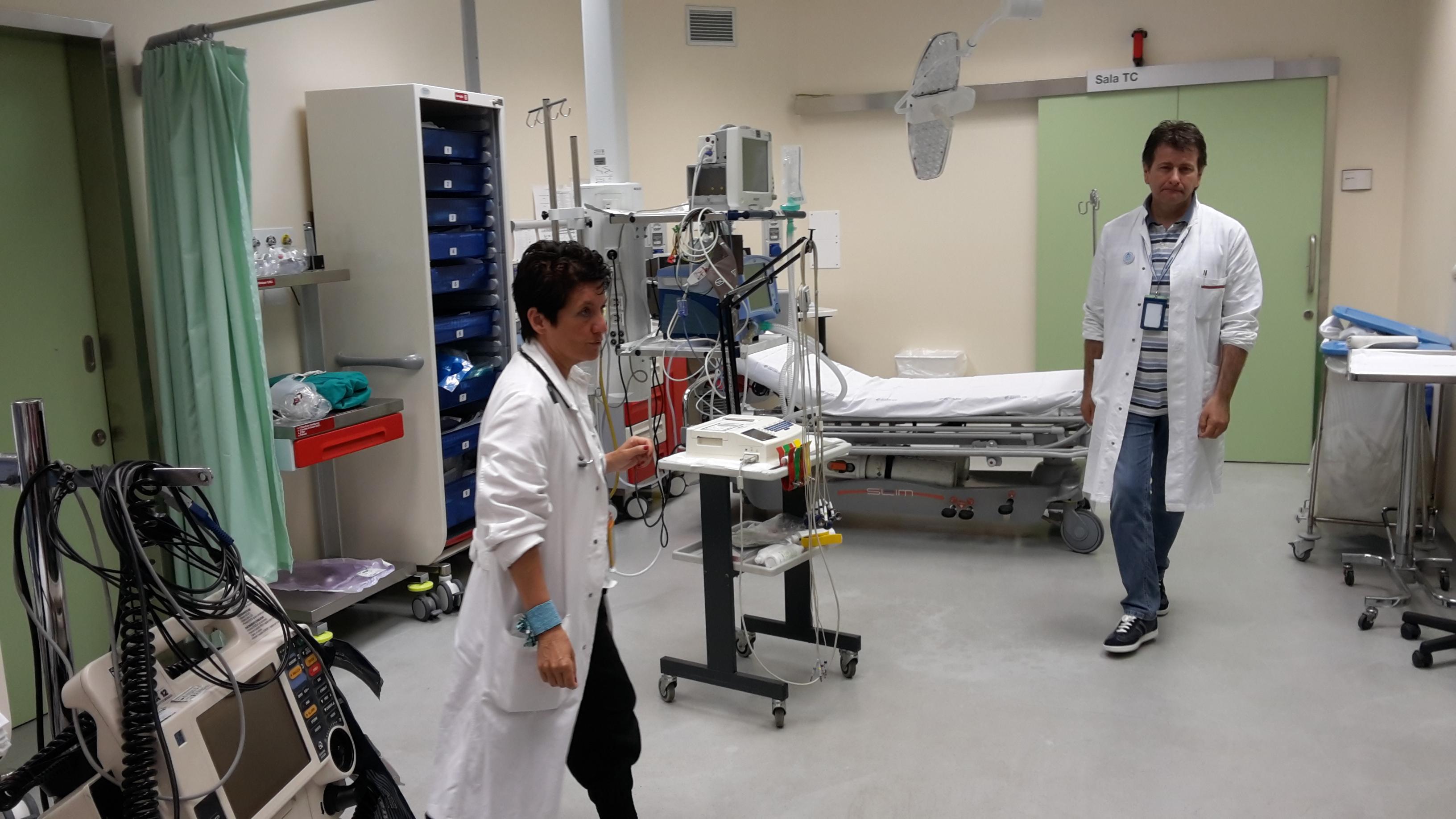 Il primario Fabiana Frosini e il coordinatore infermieristico Sauro Franceschini nella Emergency room del pronto soccorso
