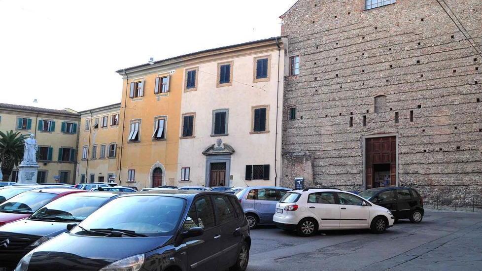 Da domani non si parcheggia in piazza Spirito Santo