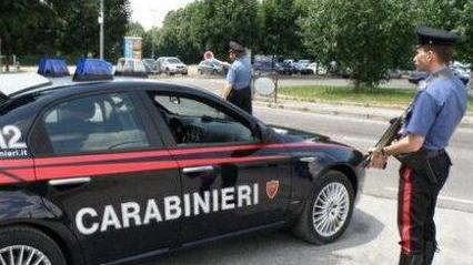 Forza un controllo dei carabinieri, arrestato e rilasciato