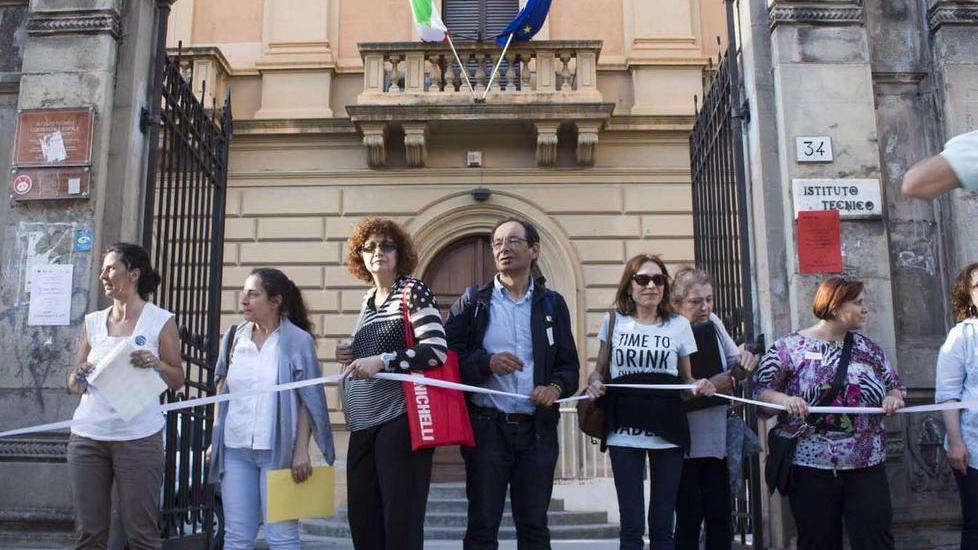 Scuola, un nastro bianco per dire no alla riforma
