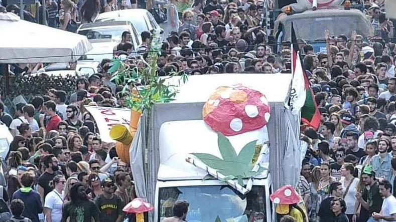 Arriva Canapisa la street-parade antiproibizionista