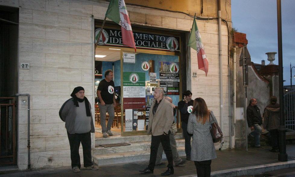 I 16 del Movimento Italia Sociale per il consiglio comunale