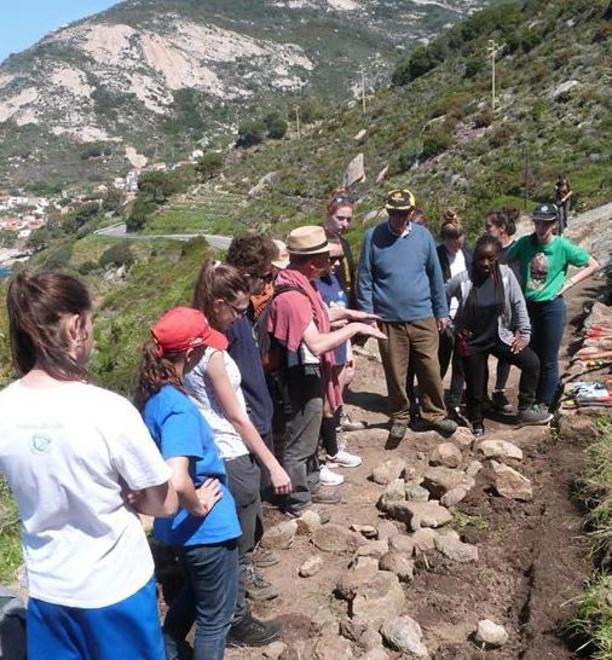 L’arte del muretto a secco dell’elbano Elio Canovaro 
