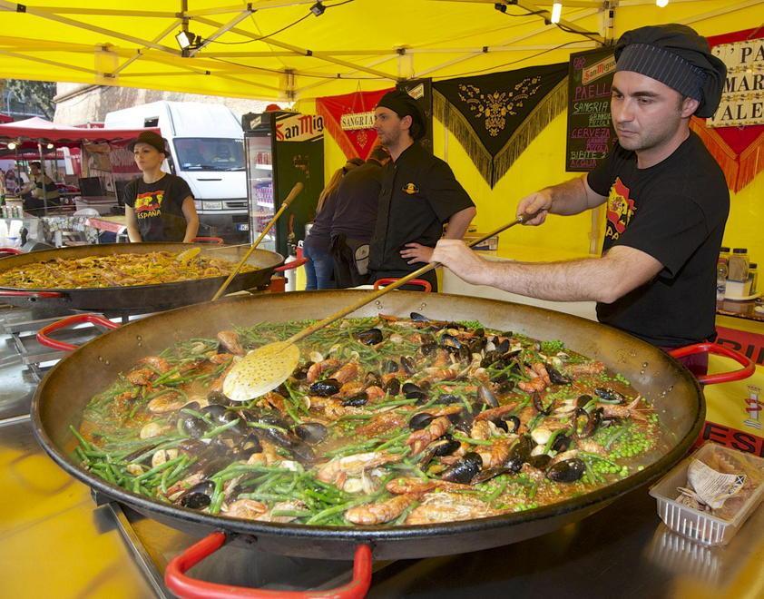 Decine di banchetti con il mercato europeo