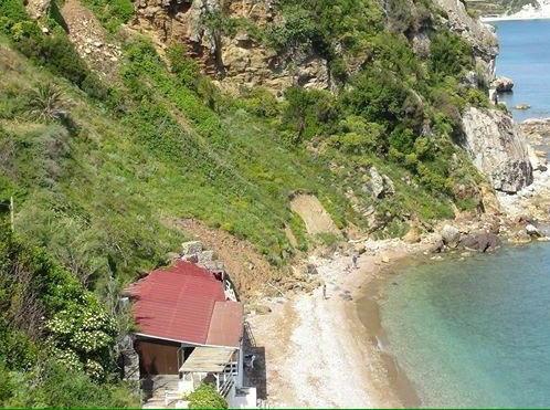 Ennesima frana alla spiaggia delle Viste 