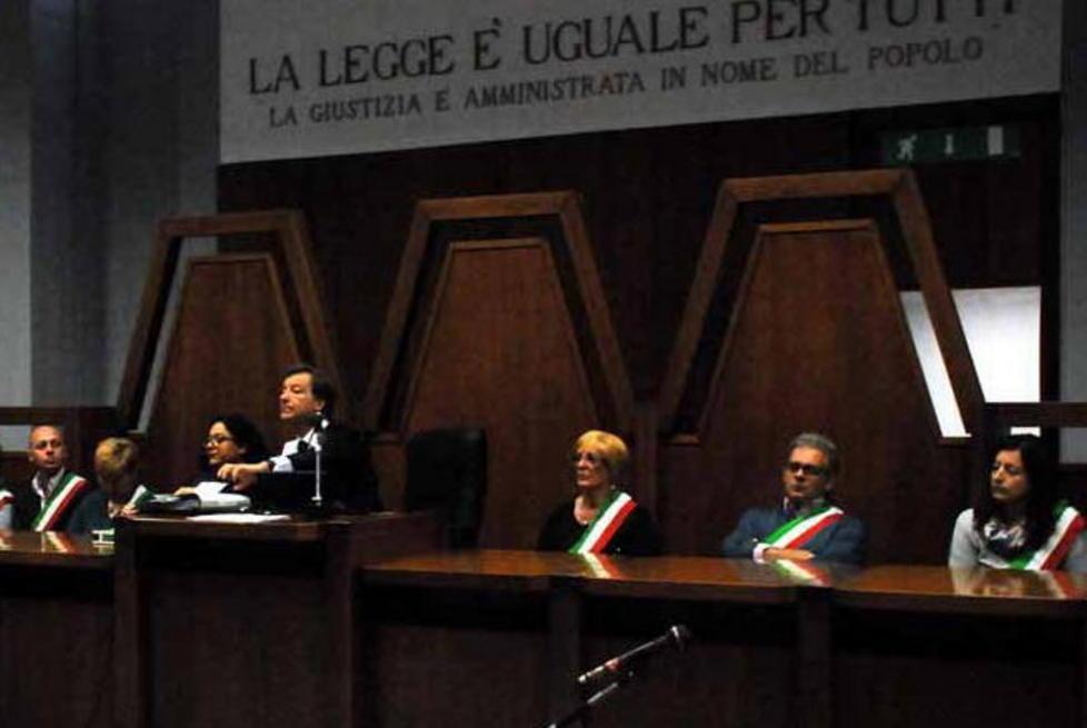 Si cerca la cinquantenne che ha fermato l’omicida 