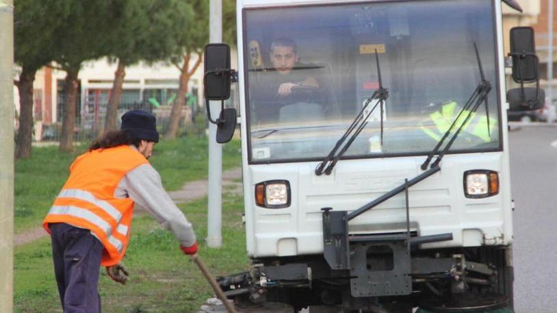 Oggi nuovo incontro Cooplat-Aamps scongiurato lo stop allo spazzamento