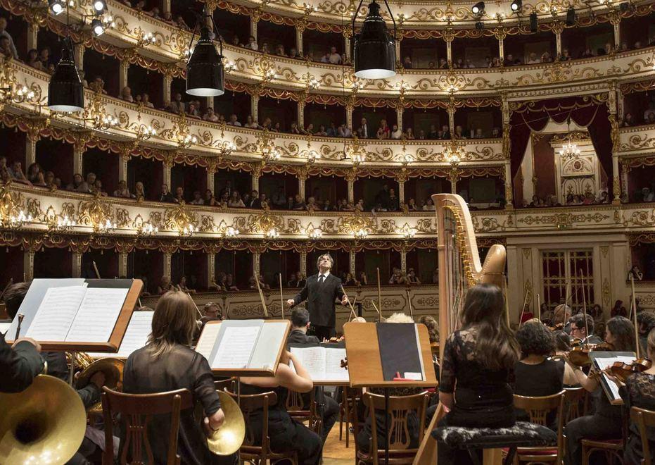 Muti dirige e attacca: «Vergognosa incuria per la musica in Italia» 