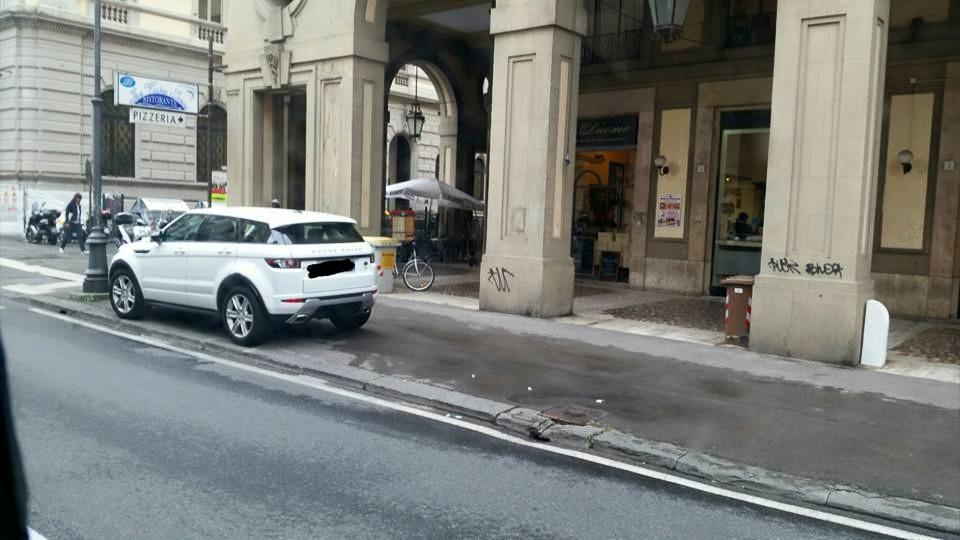 Il parcheggio? Sotto i portici