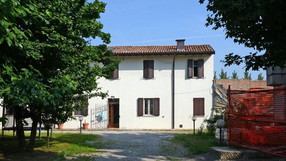 Vittoria, la bimba salvata dalle macerie
