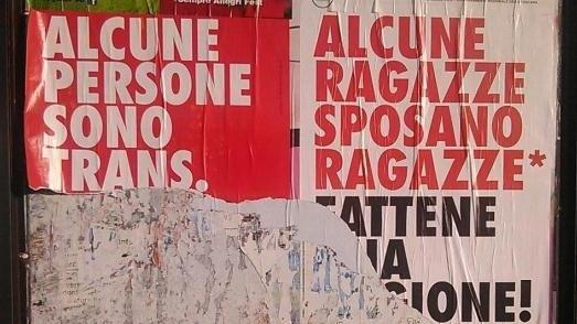 Strappati manifesti dell’Arcigay