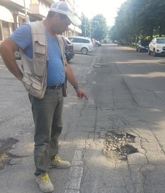 «Sempre più buche e nessuno risponde»