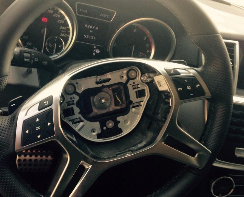 Rubano il cuore del volante