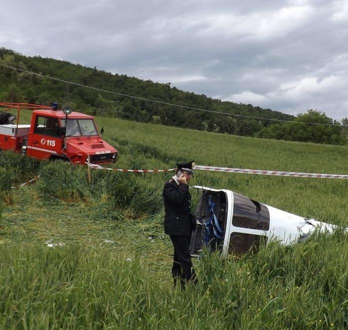 L’aereo si schianta: feriti i due piloti 