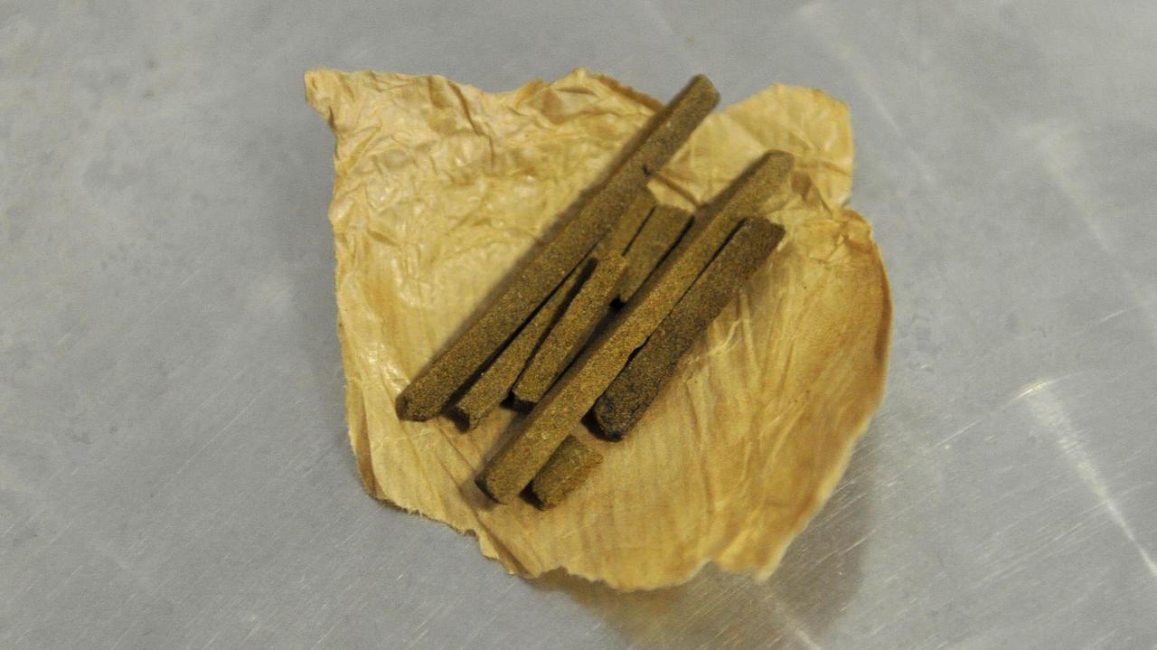 Droga nelle mutande e nel reggiseno, un arresto