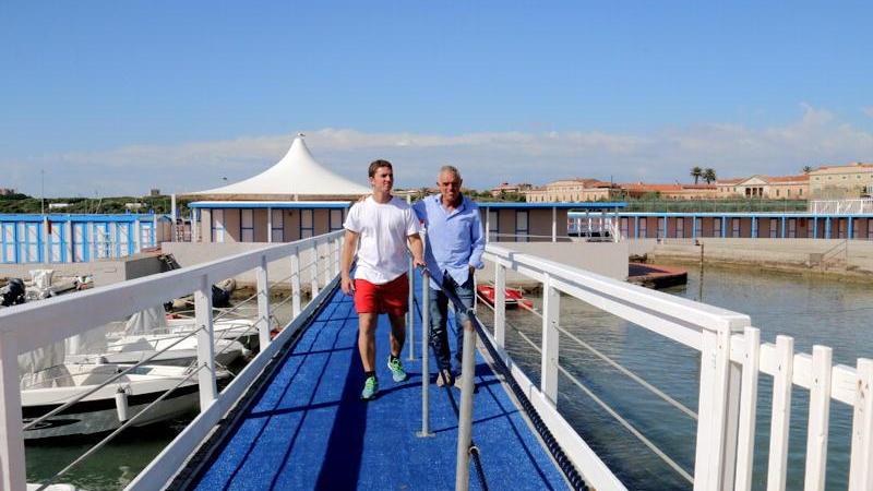Riccardo Ganni mostra il corridoio interno ai Lido (Marzi Pentafoto)