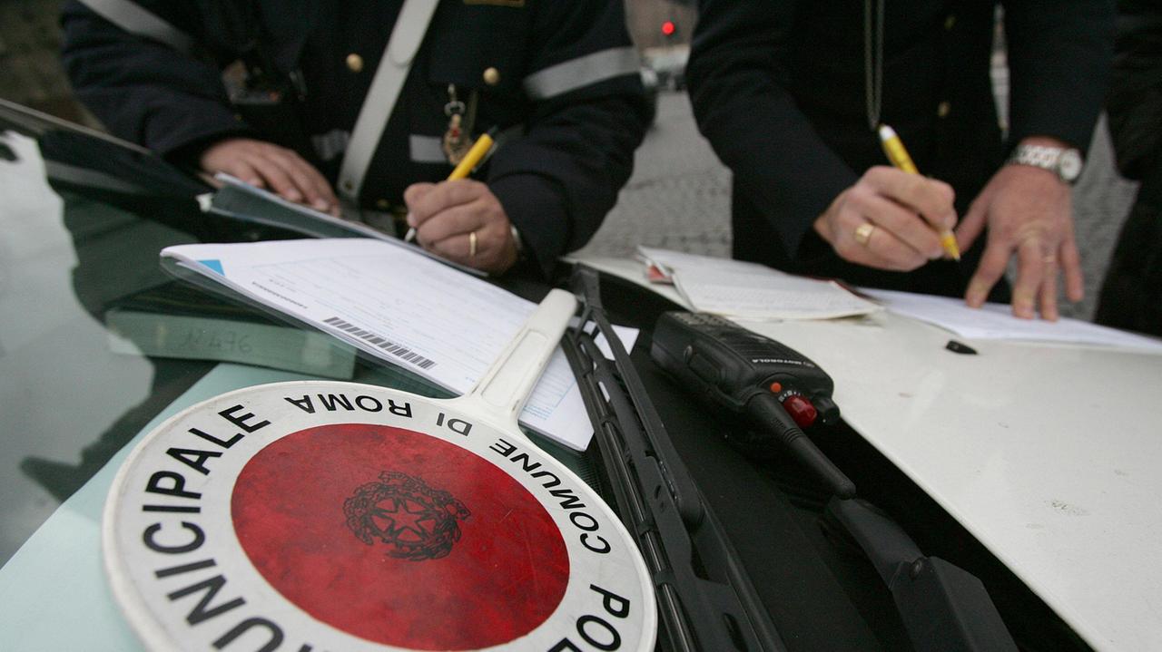Vigili urbani (foto di repertorio)