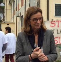 Spiraglio per salvare la dirigente scolastica di Torre del Lago