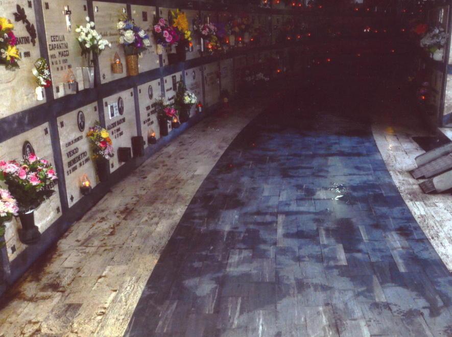 «Il degrado del cimitero è ormai inaccettabile»